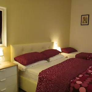 Trevi Elegance Guest house