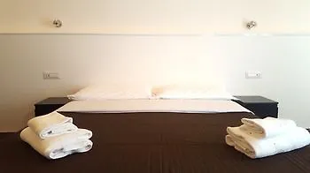 Domus Aurora Hotel Rome Guest house